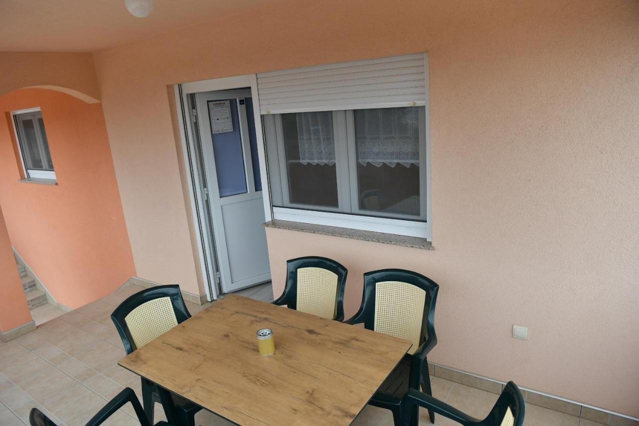 Apartments Villa Lucky Vir Ngoại thất bức ảnh